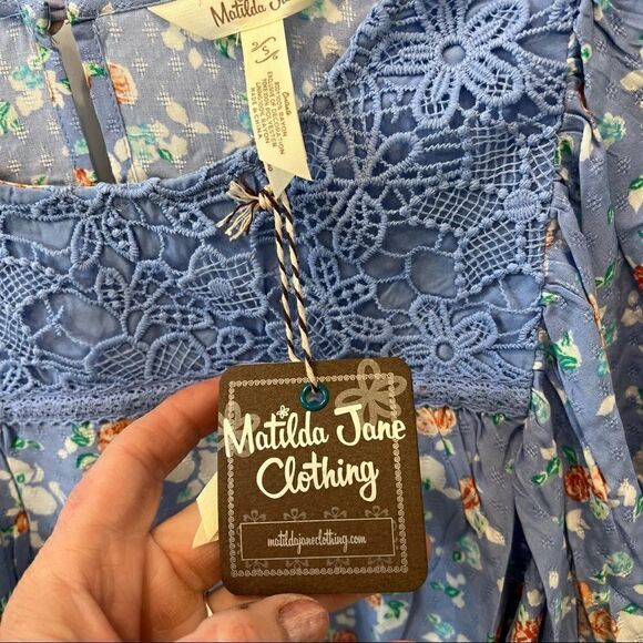 Matilda Jane NWT Periwinkle flutter sleeve floral rayon top SM - Picture 6 of 9